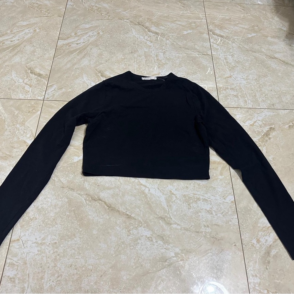 Black Long Sleeve Crop Top